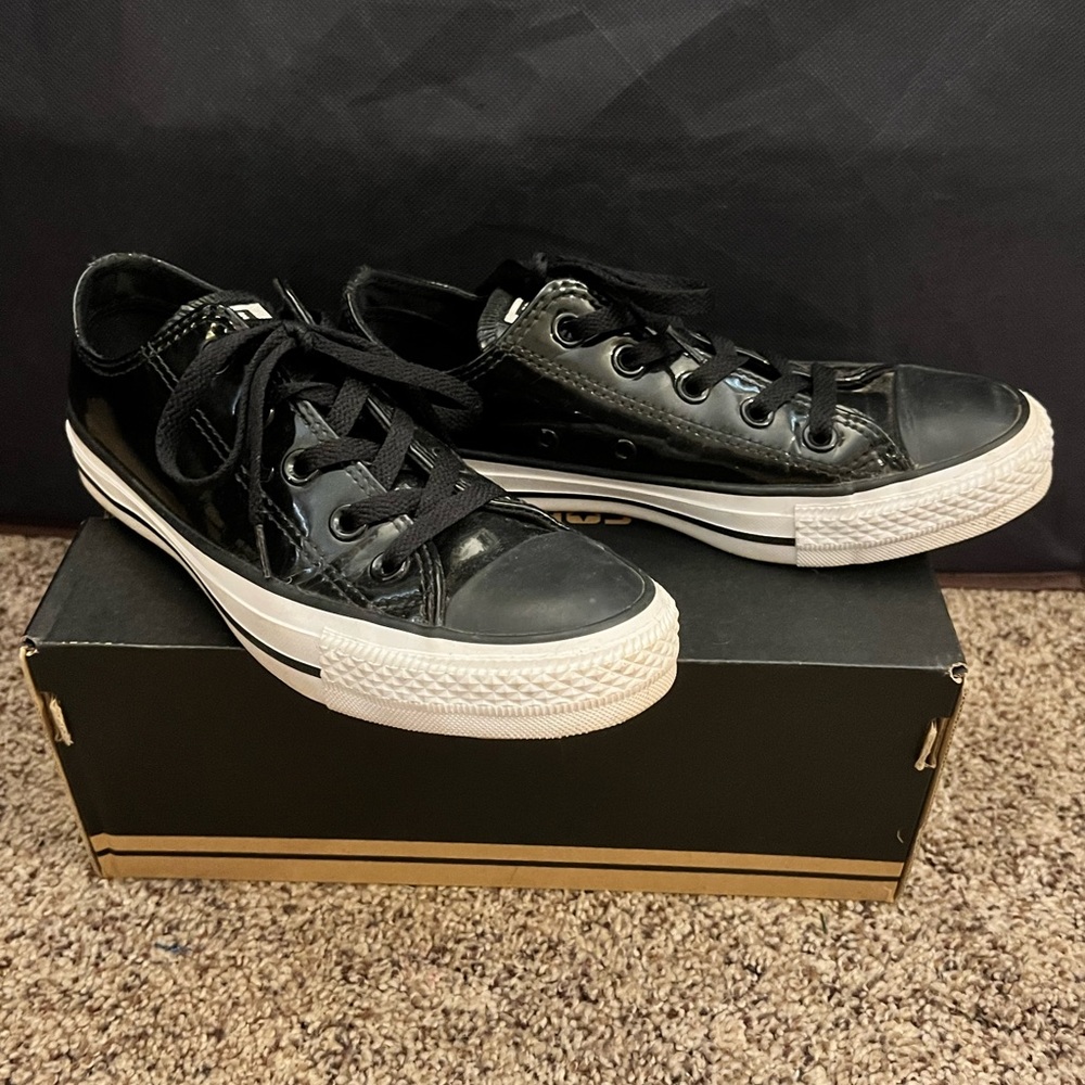 Chuck Taylor All Star Low Black Patent Ox, Women’s Size 6 - Black/White